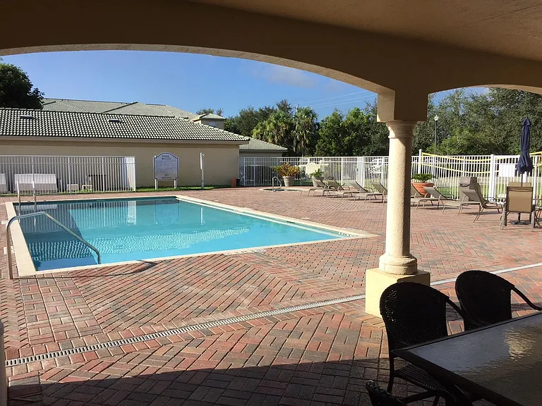 2100 Greenview Shores Blvd #518 — Photo 13