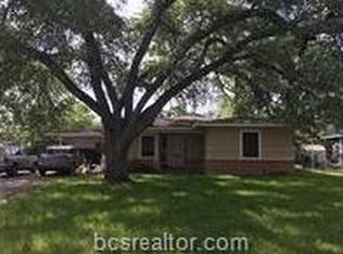 723 Mary Lake Dr, Bryan, TX 77802
