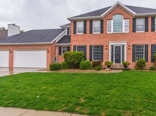 2404 Interlocken Dr, Bloomington, IL