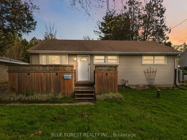 1376 Kostis Ave, London, ON N5V 3E2