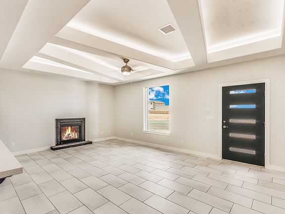 5th image of 933 Clapham St