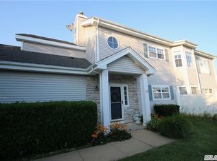 564 Mirror Pond Ct, Moriches, NY 11955
