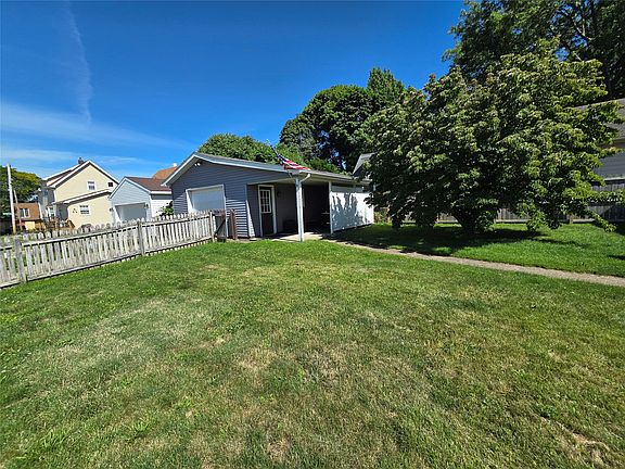 5th image of 2703 Emerson Ave