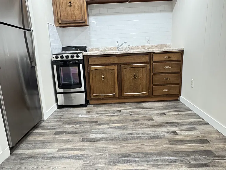 827 N 50 W — Photo 3