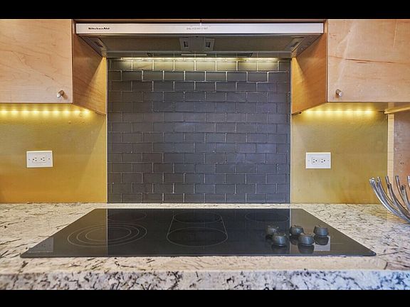 4th image of 5270 NE 20th Ave