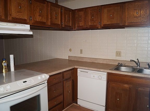 3rd image of 714 15th St