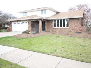 15126 Sunset Ridge Dr, Orland Park, IL 60462