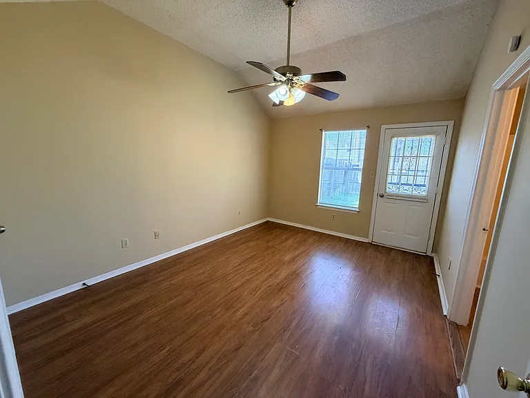 2595 Reese Point Dr — Photo 8