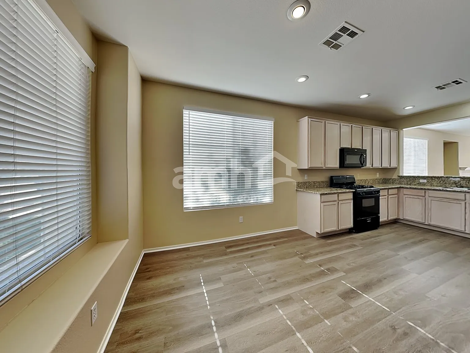 3 bed, 2.0 bath, 1772 sqft, $2,215 — Photo 4