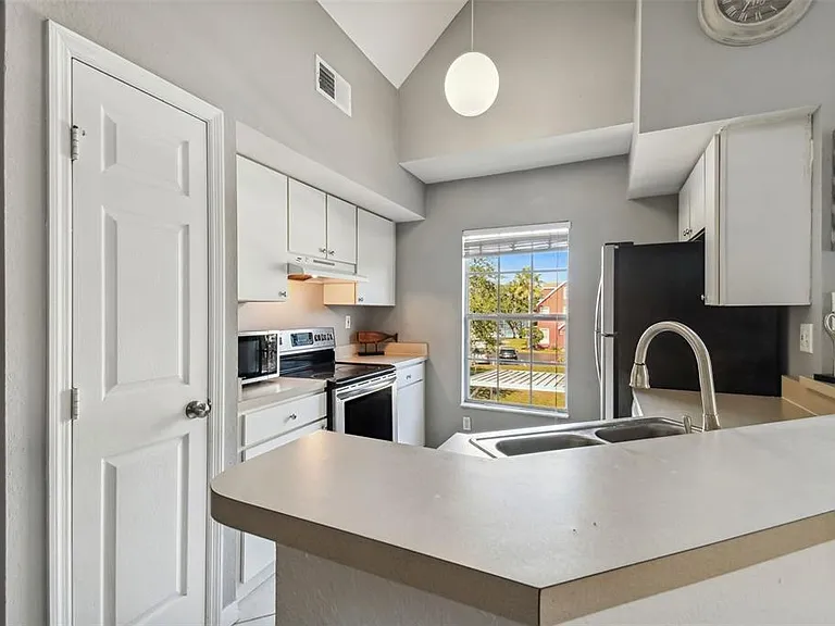 10462 White Lake Ct — Photo 15