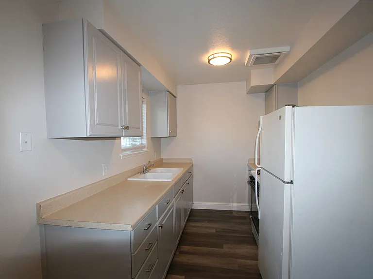 415 T St #2 — Photo 17