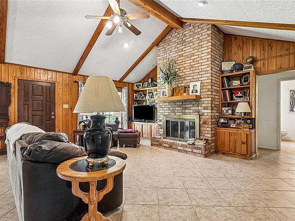 3rd image of 52456 Marretta Ln