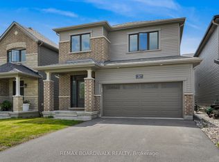 207 Aquarium Ave, Ottawa, ON K4A1K7