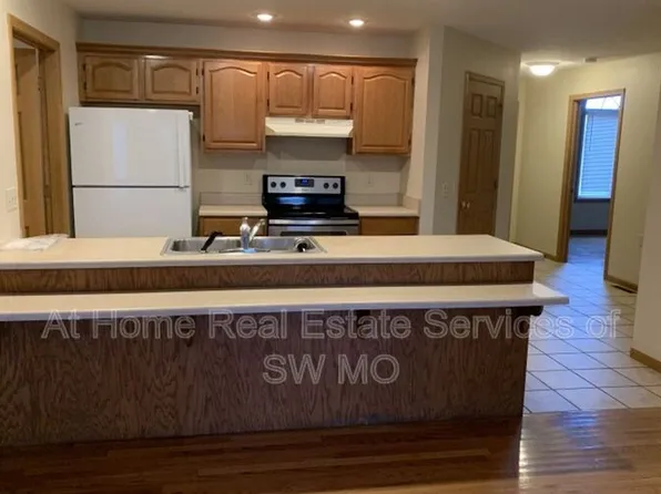 4265A S Glenn Ave, Springfield, MO 65810