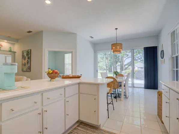 2027 Bedford Drive, Palm Beach Gardens, FL 33403