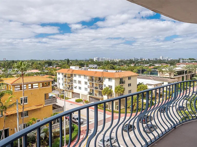 8877 Collins Ave #604 — Photo 11