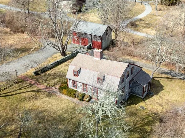 285 Howland Ave, Middletown, RI 02842