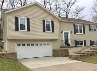 1227 W 46th St, Davenport, IA
