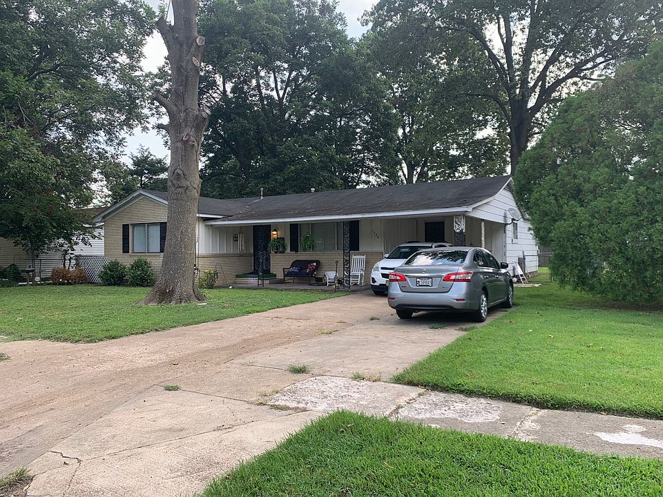 1st image of 1136 Logan Ln