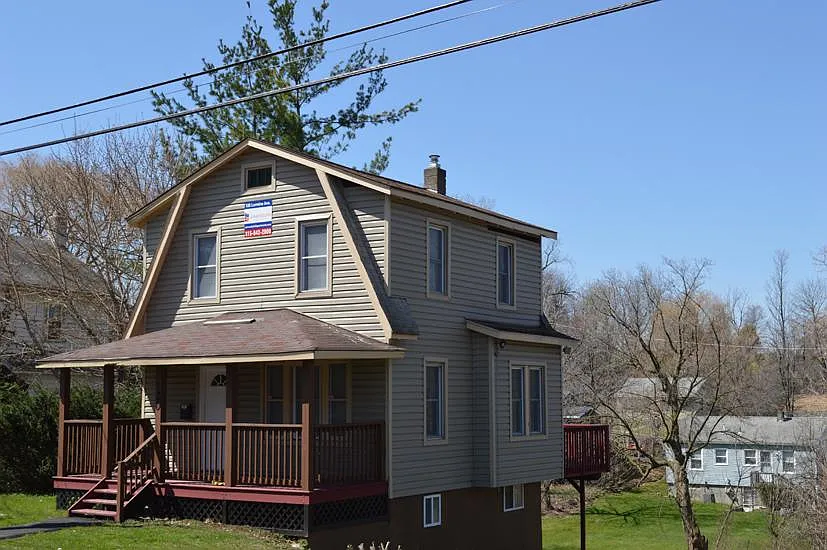 120 Lorraine Ave