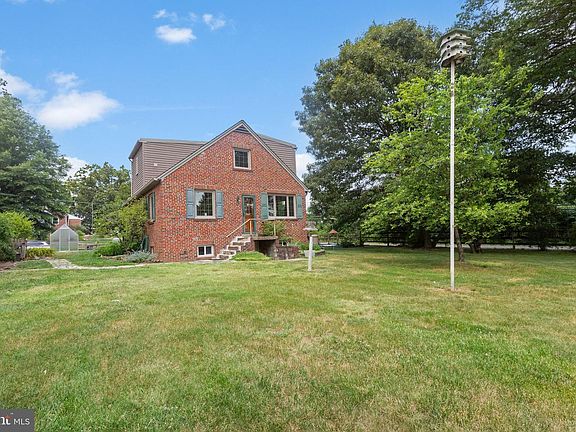 4th image of 8522 Edmonston Rd