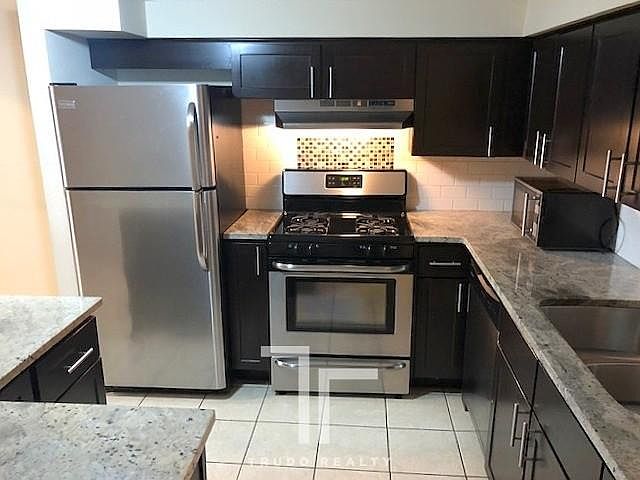 1st image of 871 W Lill Ave #1C