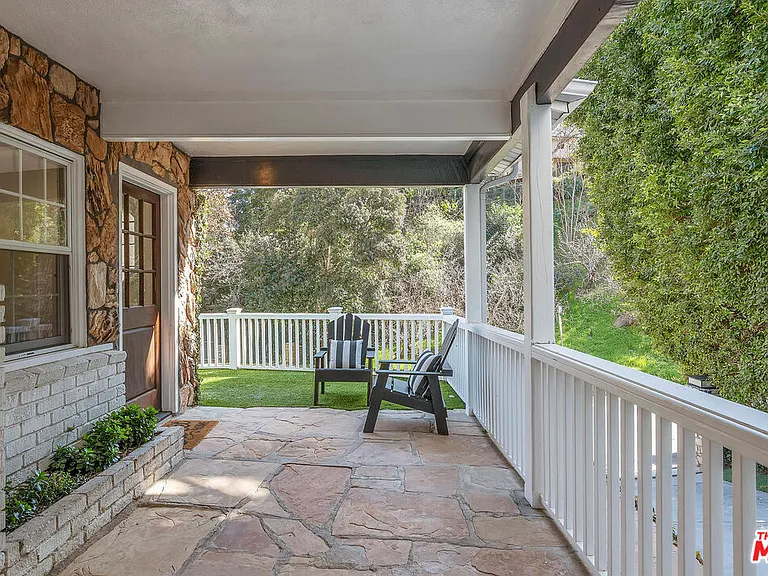 3955 Weslin Ave — Photo 4