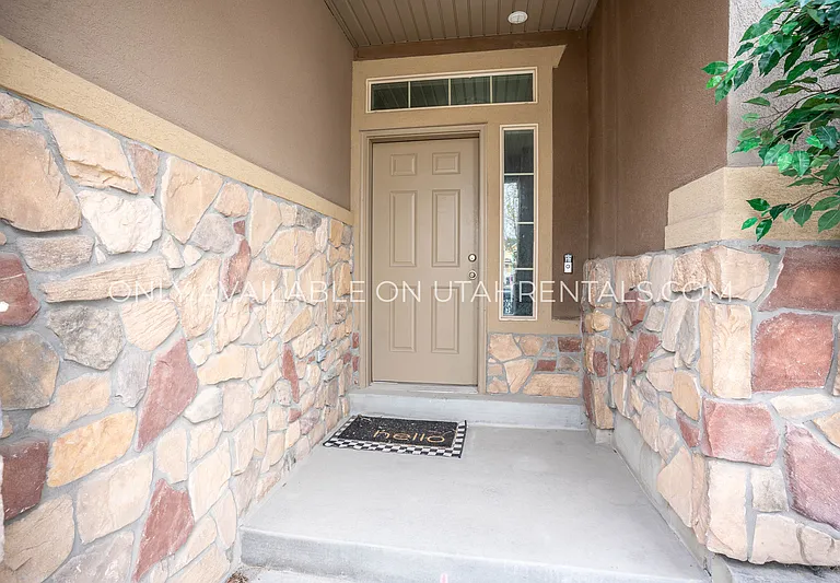 198 E Segovia Ln — Photo 3