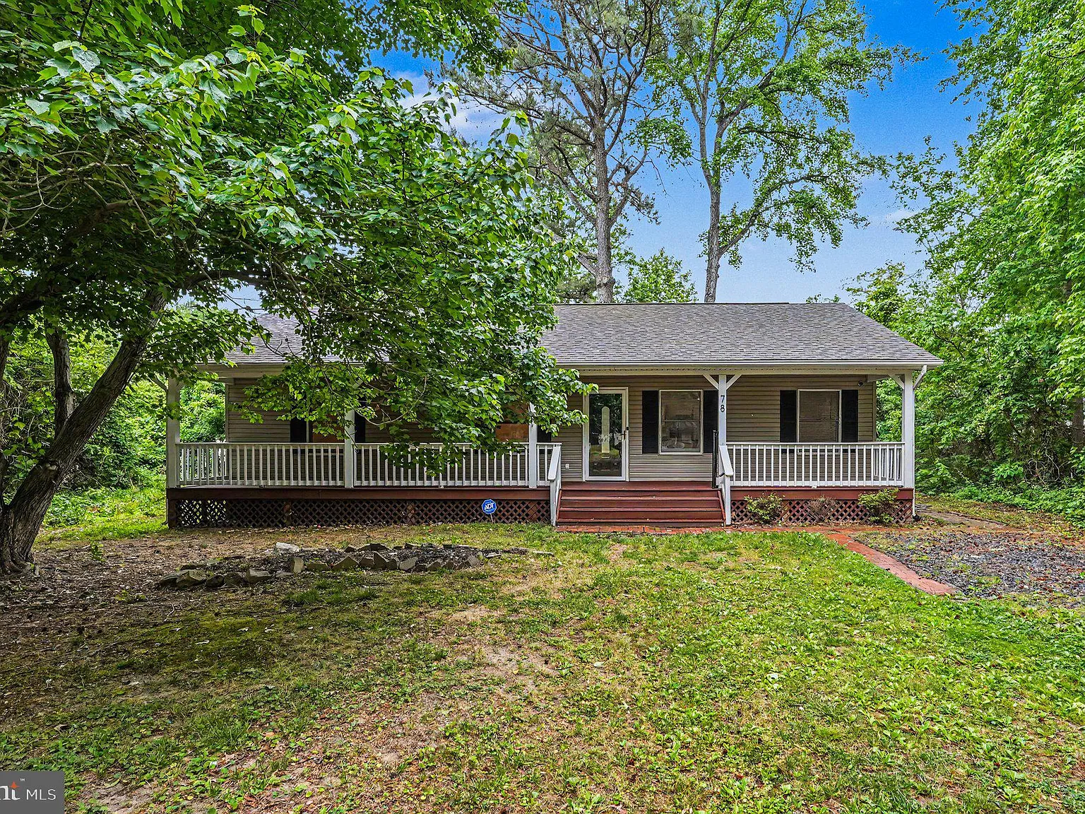 3 bed, 2.0 bath, 1248 sqft, $2,000 — Photo 4
