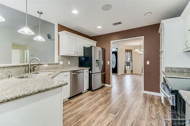 1249 Mazurek Blvd — Photo 17