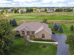 120 Titleist Trl, Poplar Grove, IL 61065