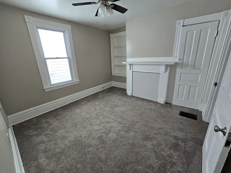 825 Southern Ave — Photo 15