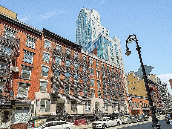 5th image of 165 Ludlow St APT 3D