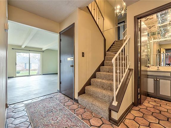 3rd image of 10228 Conser St