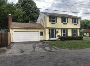 1018 Whitlock Rd, Rochester, NY 14609