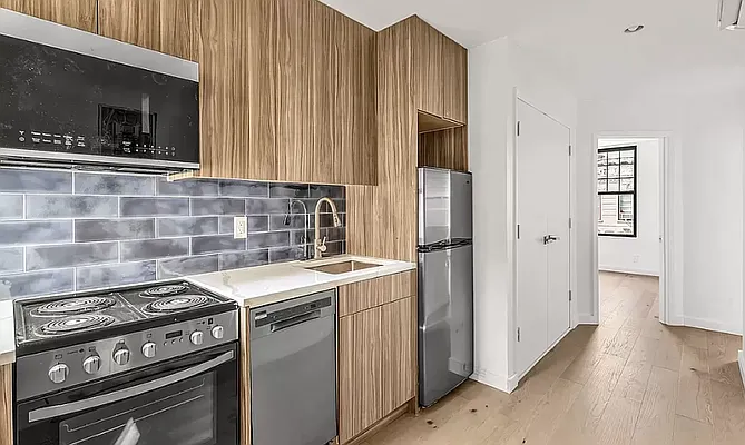 Rented by Avenues Real Estate | media 10