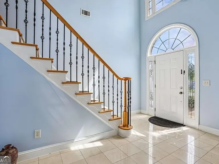810 Freedom Way — Photo 9