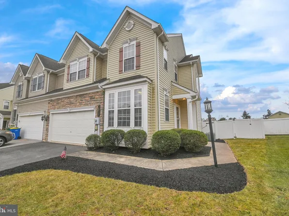 3832 Kings Ln, Dover, PA 17315