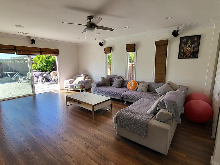 Living room 2 - another view