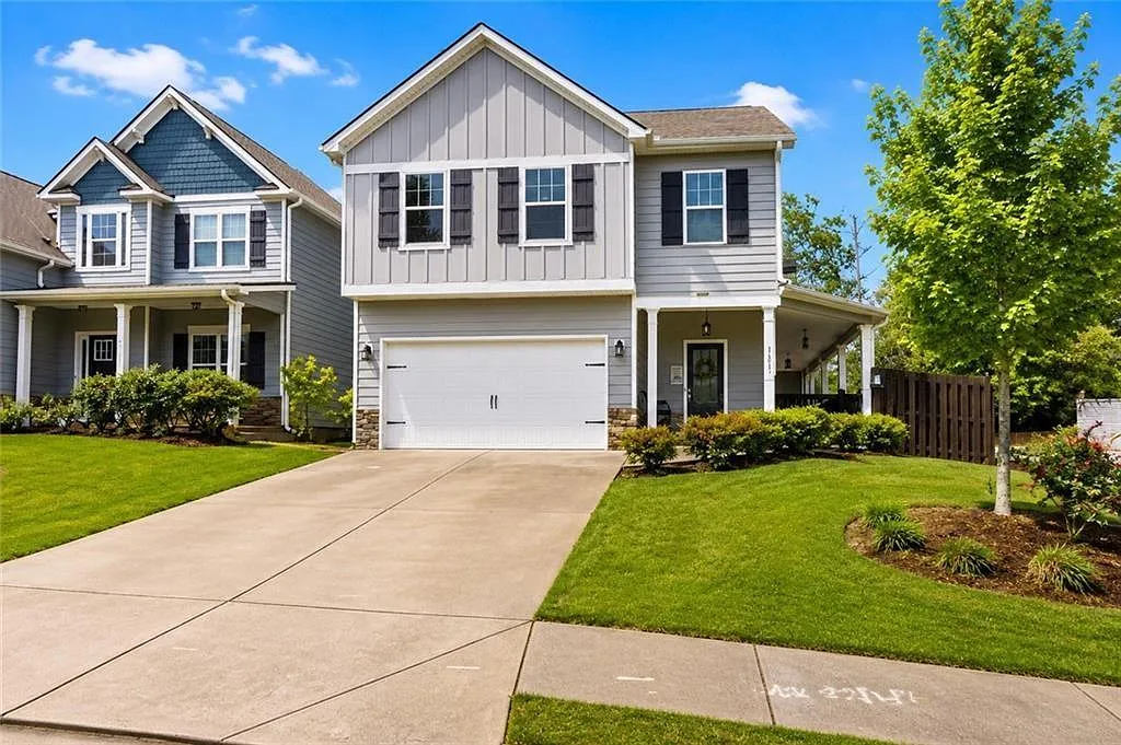 4 bed, 3.5 bath, 2340 sqft, $3,100 — Photo 1