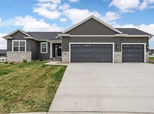 1075 Archer Dr, Marion, IA 52302