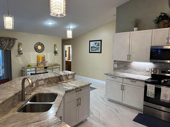 5th image of 4239 SW Callicoe Street
