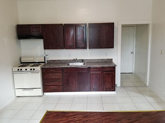 5th image of 302 Canal St #1