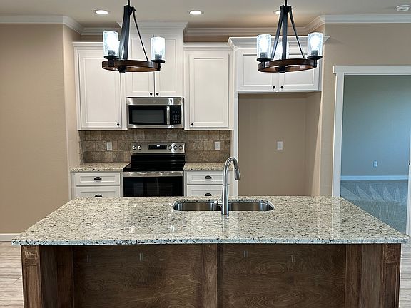 3rd image of 5038 Scarlet Oak Ln