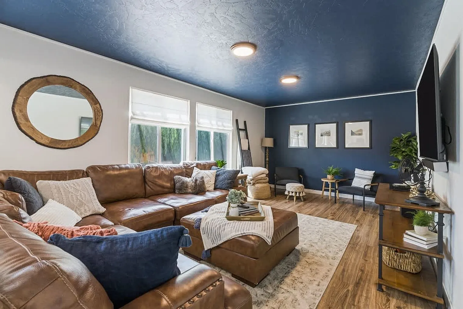 3 bed, 2.0 bath, 1356 sqft, $4,782 — Photo 2