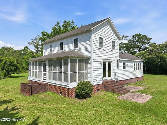 4th image of 3246 Cedar Island Road