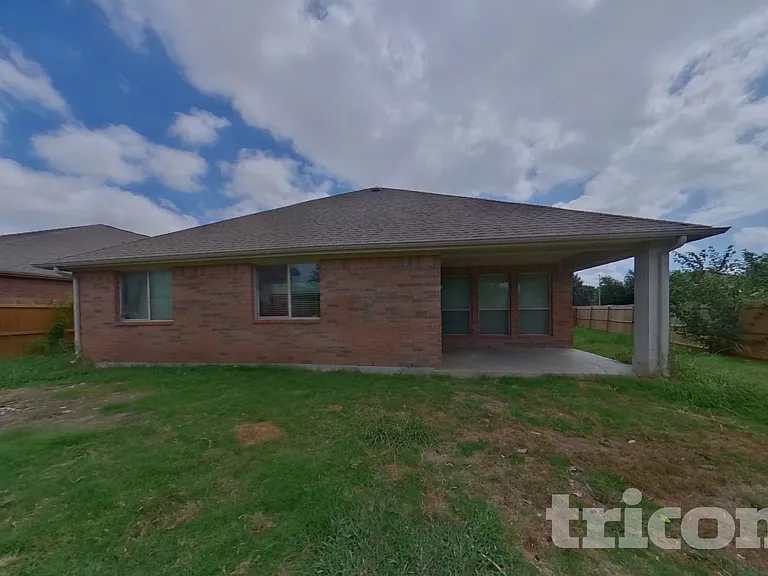 1301 Hearthstone Dr — Photo 9