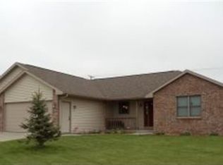 1517 Montclair Pl, Fort Atkinson, WI 53538