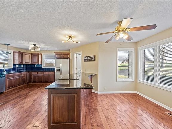 5th image of 17940 Lakewood Dr