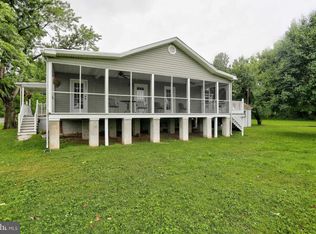 1952 Hilltop Rd, Pasadena, MD 21122